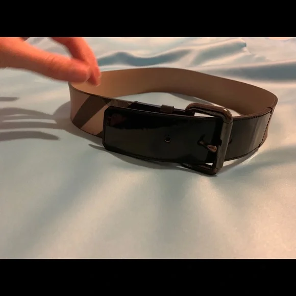 Burberry black leather nova check belt - Picture 2 of 16